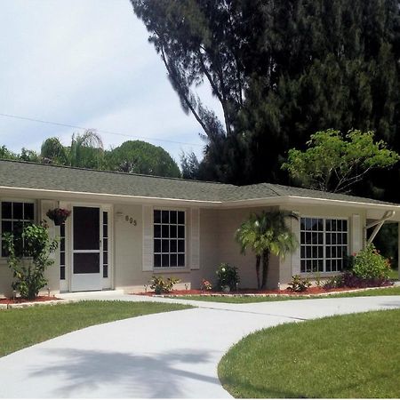 Vacation Home On Alligator Drive Woodmere Exterior foto