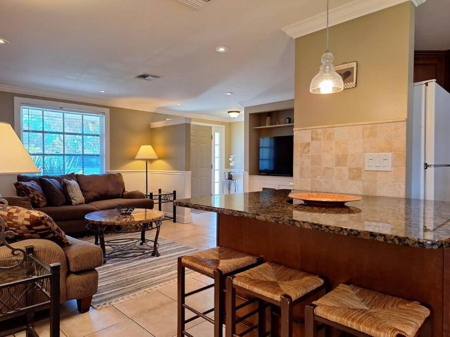Vacation Home On Alligator Drive Woodmere Exterior foto