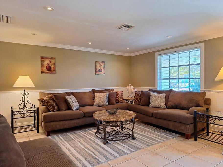 Vacation Home On Alligator Drive Woodmere Exterior foto